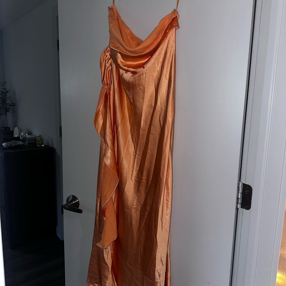 Selfie Lesli wedding guest dress